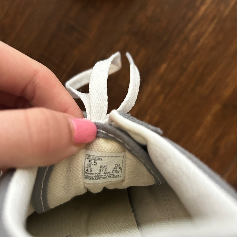 Vans - Picture 6 of 6